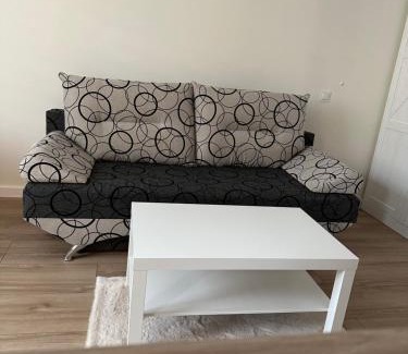 Mielec Apartamento | Jasna Kawalerka
