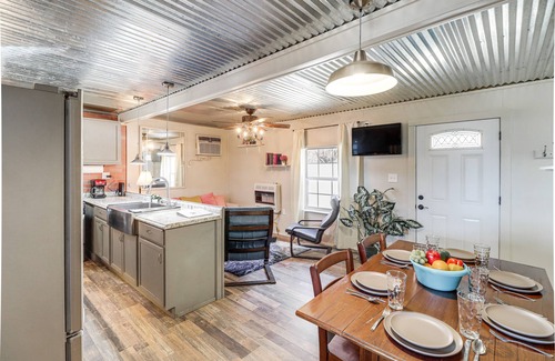 Jasper Cabina | Jasper Cabin w/ Fire Pit, Grill & Mountain Views!