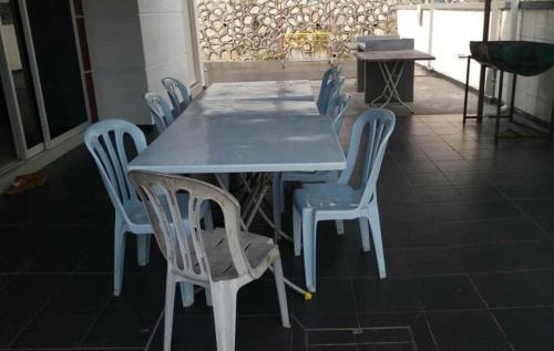 Sungai Menyala Casa | Jauzara Homestay Berkolam Renang