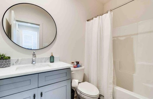 Lafayette Apartamento | Jazz House*King Bed*Lux Matt*Coffee Bar