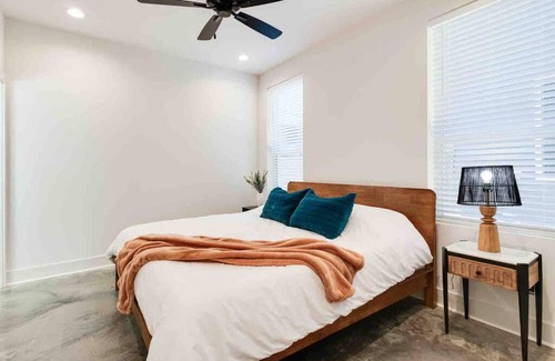 Lafayette Apartamento | Jazz House*King Bed*Lux Matt*Coffee Bar