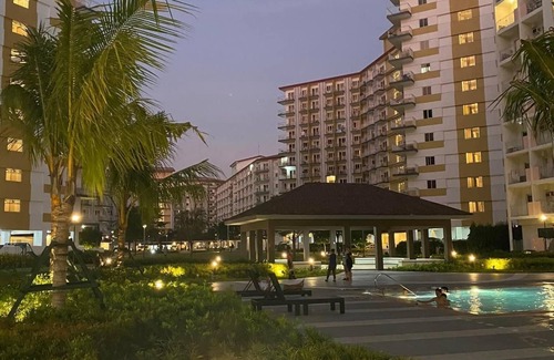 San Dionisio Condominio | Jazz's Cozy Abode- W/PS4,Netflix,Karaoke/Near NAIA