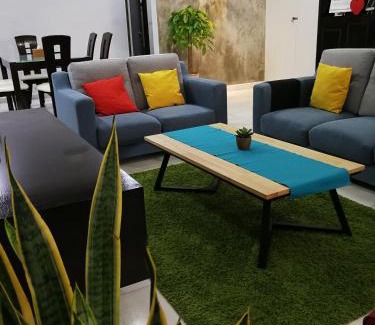 Bukit Indah Casa | JB Homestay Bukit Indah WiFi CIQ Mall Legoland Free Parking