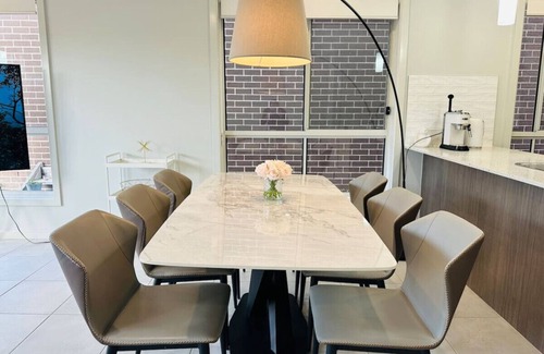 Bardia Casa | JC House - 4 Br, AC & Wi-Fi Close Coles & Train