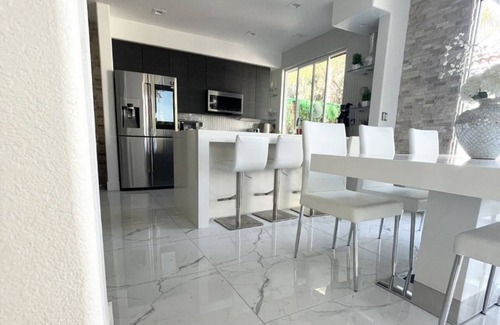 Rancho del Rey Casa | JC’s Modern Paradise