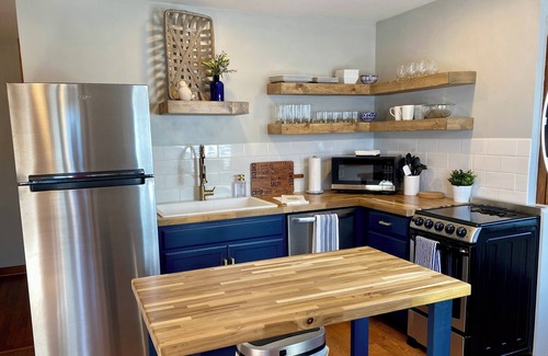 Williamstown Cabaña | JC’s Cottage is less than 5 minutes from The Ark Encounter!