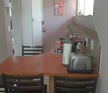 Sinoville Apartamento | Jean Michael Self-catering apartment for stay overs