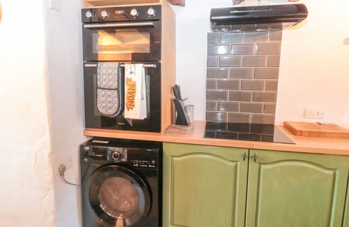Silverton Cabaña | JEAN'S COTTAGE, pet friendly, character holiday cottage in Silverton
