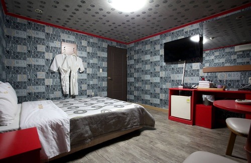 Hwaseong Hotel | Jebudo Hill