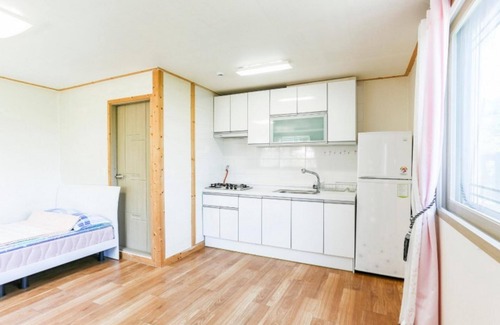 Jecheon Casa | Jecheon Haereul Pumeun Dal Pension