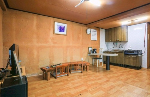 Jecheon Casa | Jecheon Noksuwa Cheongsanuijip Pension