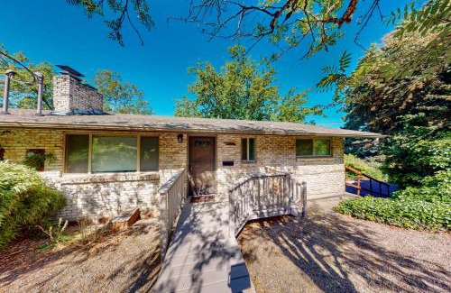 Friendly Casa | Jefferson Jolly