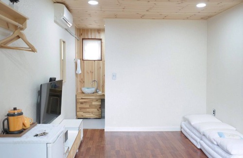 Andeok Casa | Jeju Coz Guest House