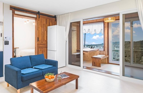 Aewol Casa | Jeju Dalbaekstay