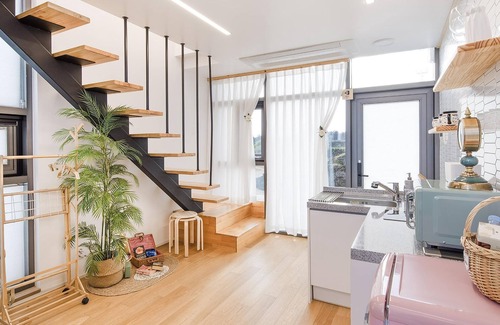 Pyeongdae-ri Casa | Jeju Geunalohu Pension