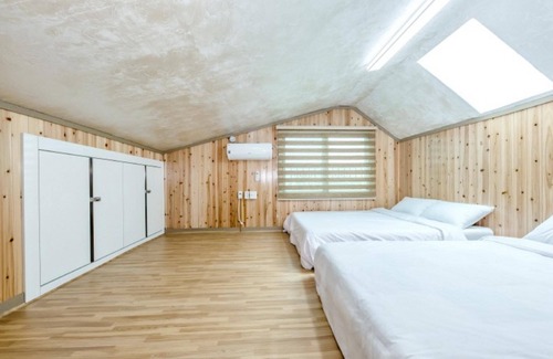 Hallim Casa | Jeju Hyeopjae Haeohreum Pension