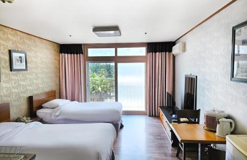 Hallim Complejo | Jeju Ilsung Beach Condo