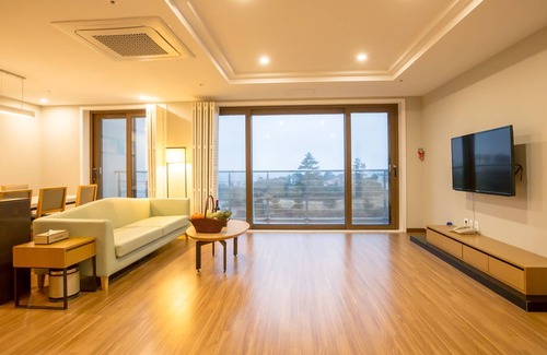 Aewol Hotel | Jeju Marevo Resort