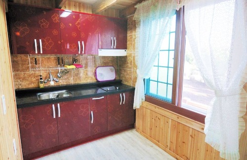 Pyoseon Casa | Jeju Sannaedeul Pension