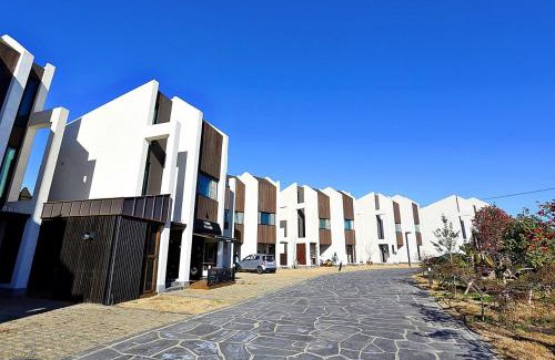 Hallim Villa | Jeju Sorang in Farms Village