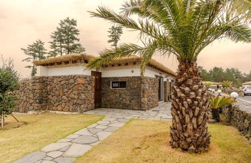 Aewol Casa | Jeju Stay Hyun