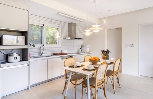 Hallim Casa | Jeju Stay Rowoon Dockchae Pension