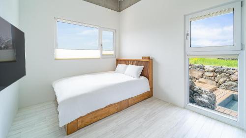 Aewol Casa | Jeju Themoon Poolvilla