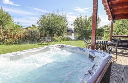 Tattershall Casa | Jemima Lodge
