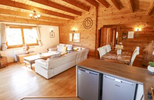Tattershall Casa | Jemima Lodge