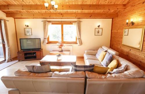 Tattershall Casa | Jemima Lodge