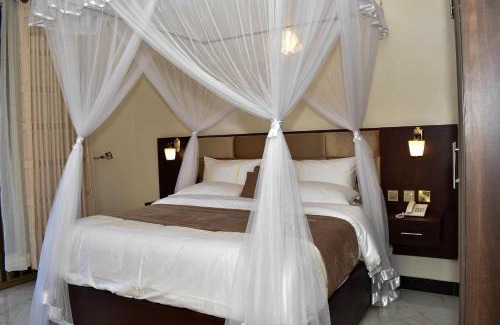 Entebbe Apartamento | Jengel Studio Furnished Apartments