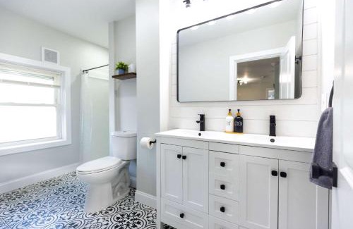 Federal Hill Apartamento | Jennifer's Elegant & Cozy Broadway Retreat
