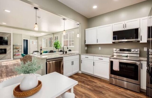 West Columbus Casa | Jenny's Palace In The Heart of Columbus!