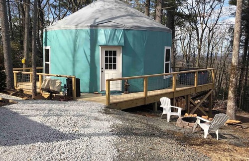 Fancy Gap Casa | Jenny's Yurt/Hot Tub By the BRPW, 3 Miles to I-77