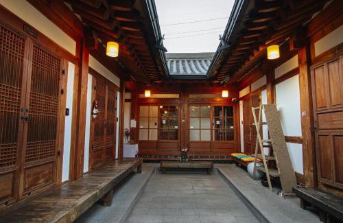 Jeonju Casa | Jeonju Hanok village Deoksugung