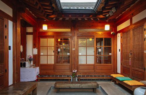 Jeonju Casa | Jeonju Hanok village Deoksugung