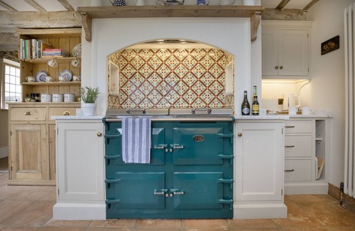 Sherborne Casa | Jerards Dairy - sleeps 8 guests in 4 bedrooms