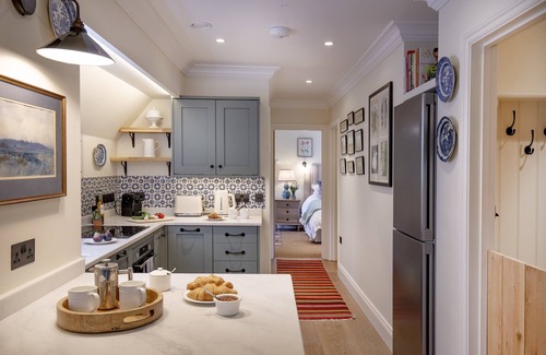 Sherborne Cabaña | Jerards Stables - sleeps 4 guests in 2 bedrooms