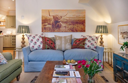Sherborne Cabaña | Jerards Stables - sleeps 4 guests in 2 bedrooms
