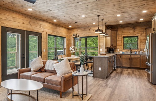 Gatlinburg - Pigeon Forge Cabina | Jerne Ridge 7 Bedroom Cabin by RedAwning