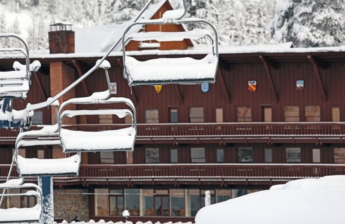 Sugar Bowl Resort Condominio | Jerome Creek Lodge - Beautiful Condo nestled in the California's Sierra