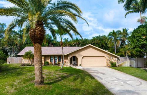 Palma Sola Casa | Jerry's Gem! Beautiful private pool home near Anna Maria Island!