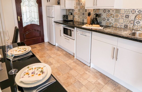 Dronfield Casa | JESMOND DENE, family friendly, character holiday cottage in Unstone