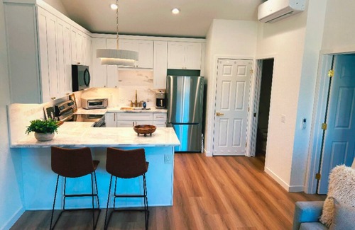 Bixby Knolls Casa | Jet Set Hideaway