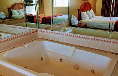 Queens Hotel | Jets Motor Inn