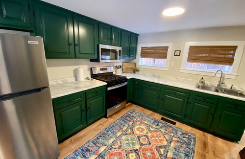 Ludlow Casa | Jewel Brook Cottage- 4BR house on a tranquil flowing brook!