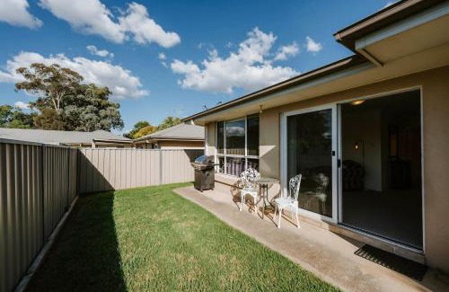 Central Mudgee Villa | Jewel on Lewis - Central Mudgee Haven near Wineries