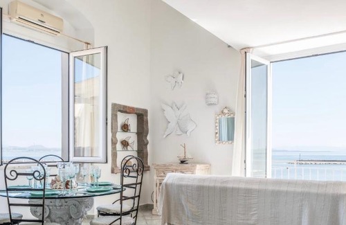 Carloforte Apartamento | ⭑ ⭑ ⭑ ⭑ ⭑ Jewel on the seafront promenade