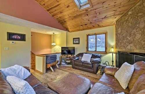 Jewett Casa | Jewett Cabin with Viewing Deck - 10 Mins to Skiing!