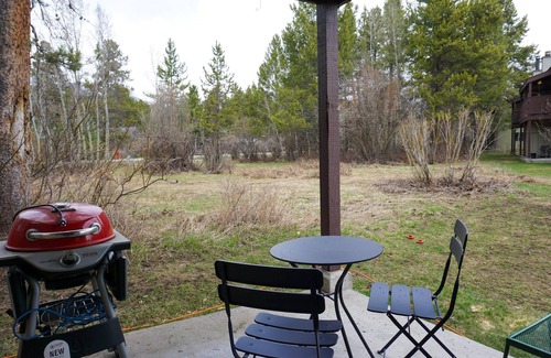 Teton Pines Condominio | JHRL - Aspens Juniper 114, perfect for a couple or single vacationers